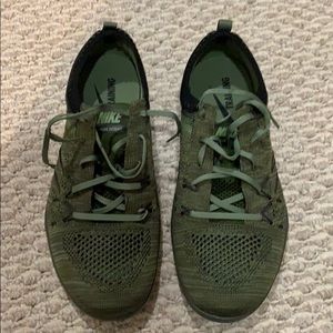 Nike Focus FlyKnit Runners